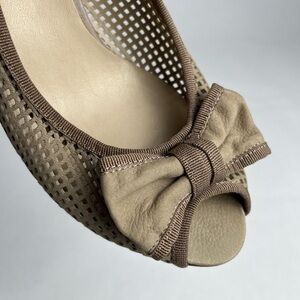 Luzzi Open-toe Beige/Slate Heeled Pumps